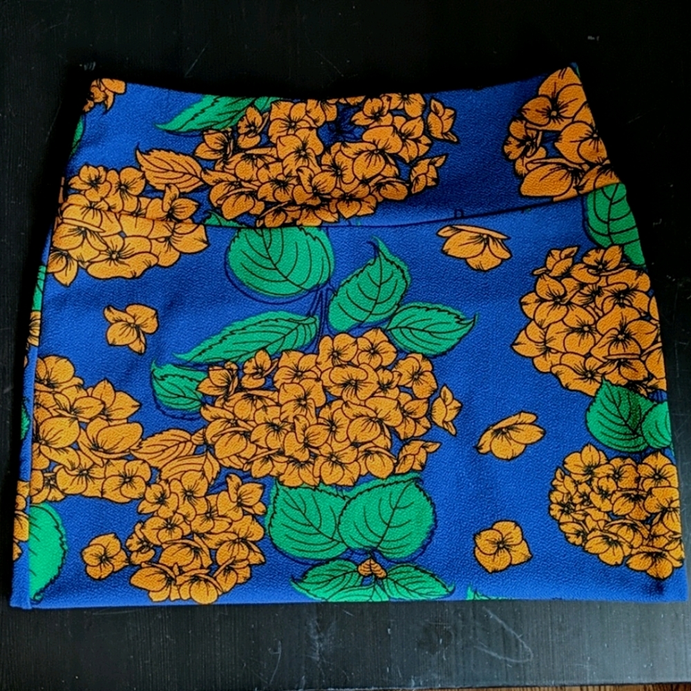 Lularoe Cassie Flowered Pencil Skirt Medium